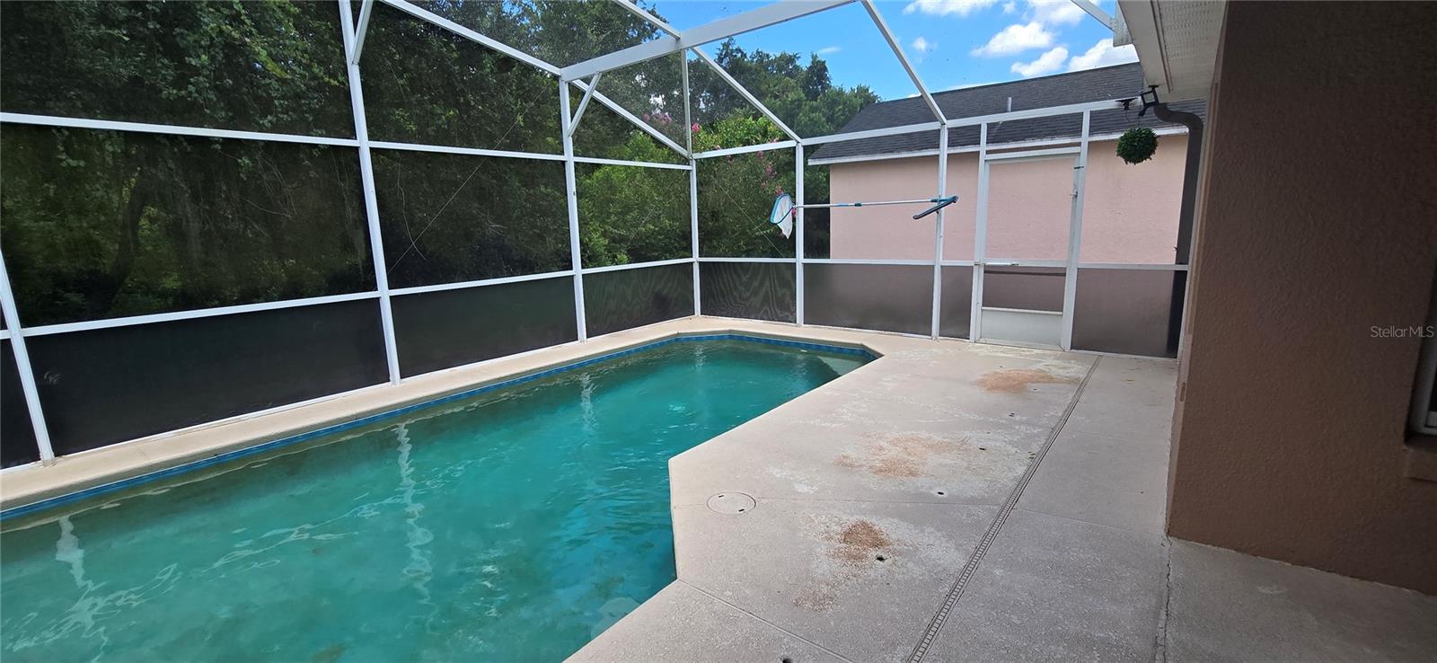 RESERVE AT TOWN CENTER - Residential Lease