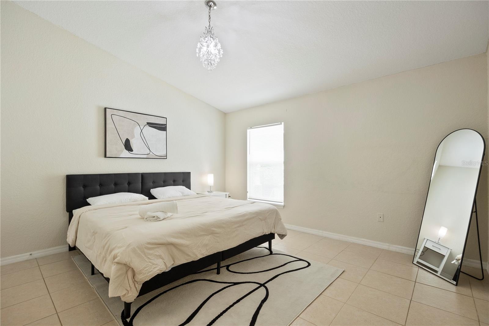 RESERVE AT TOWN CENTER - Residential Lease
