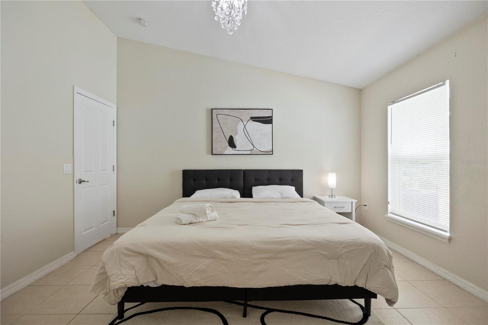 RESERVE AT TOWN CENTER - Residential Lease
