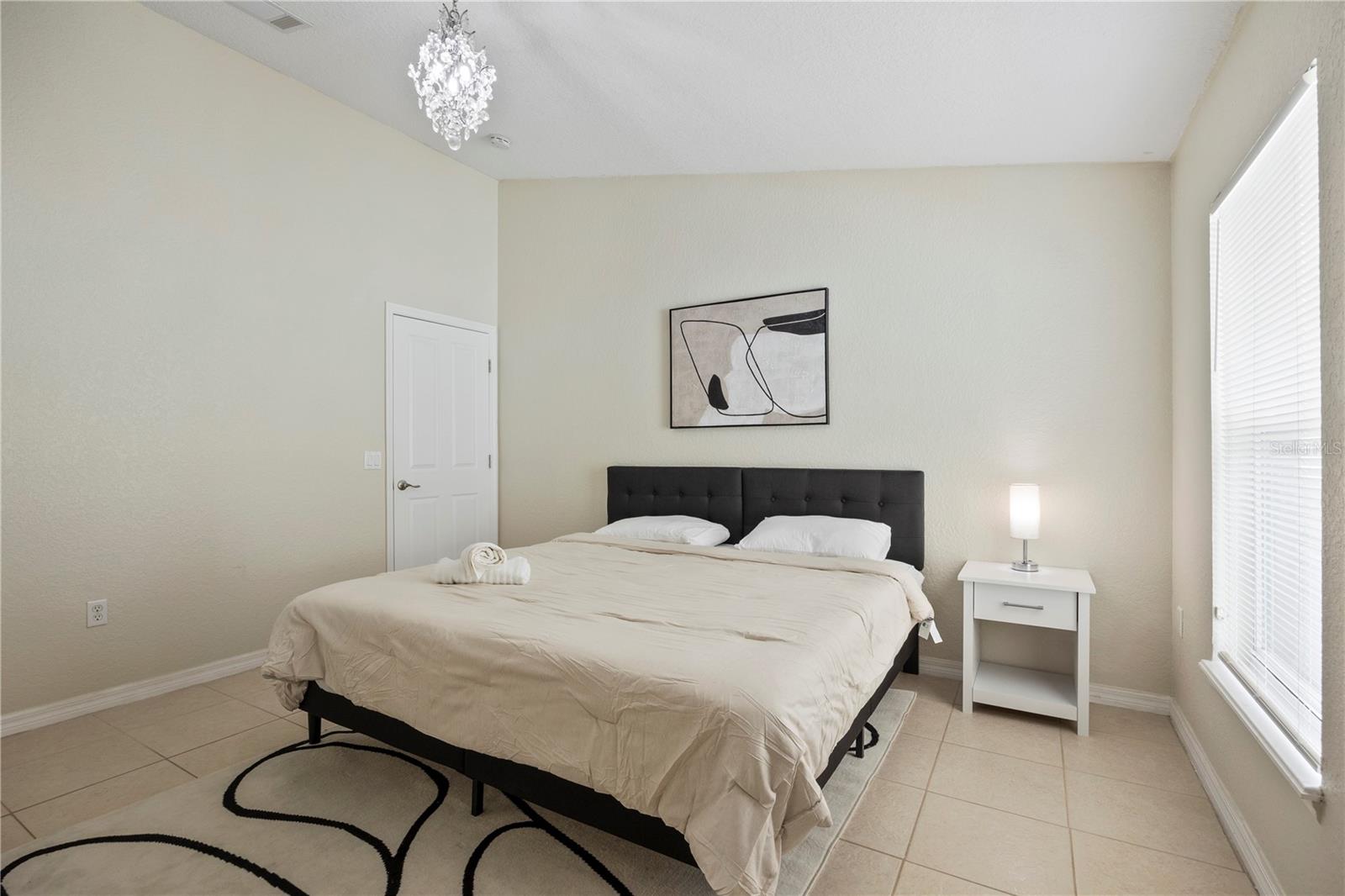 RESERVE AT TOWN CENTER - Residential Lease