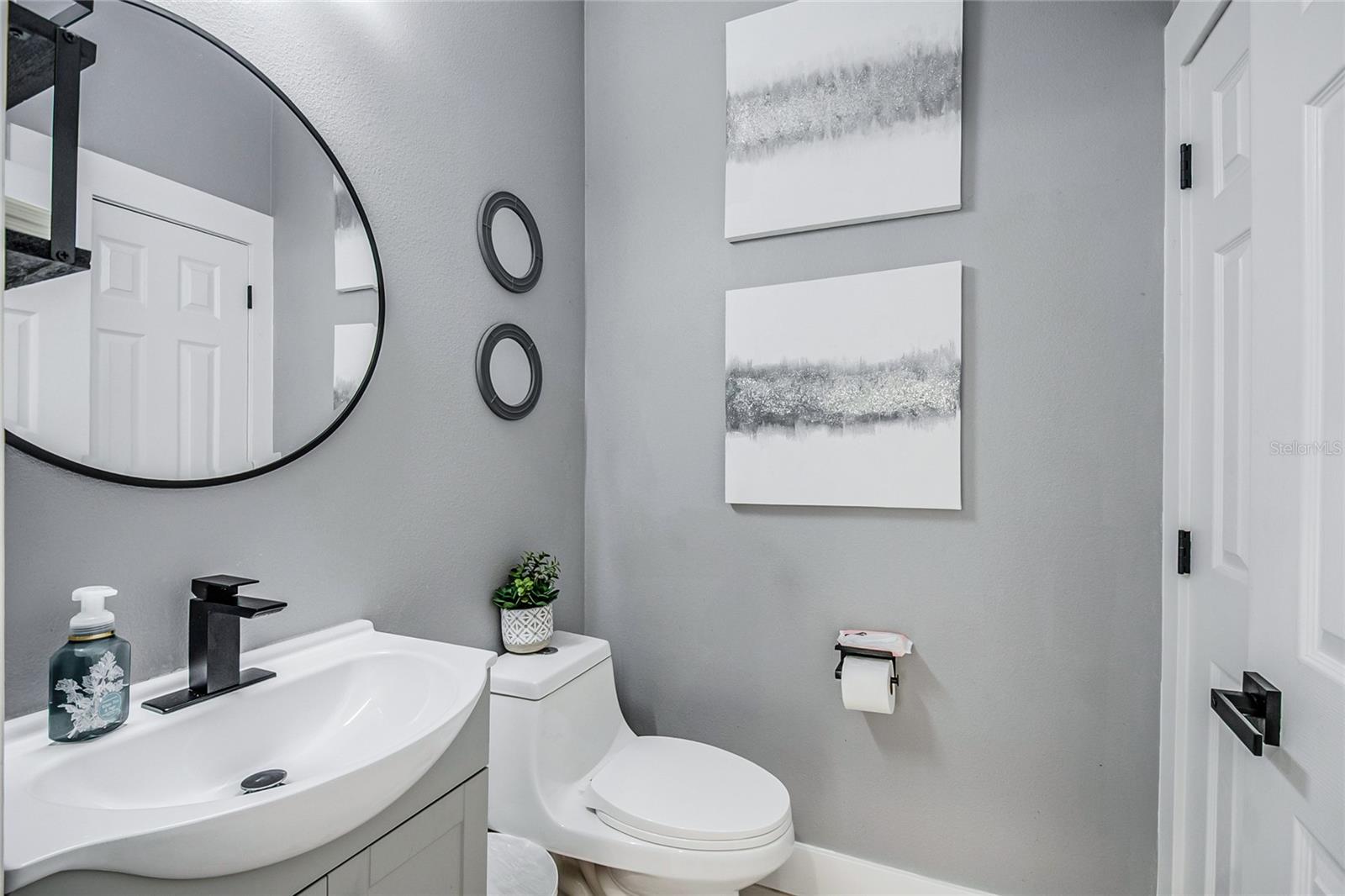 STRATFORD POINTE - Residential