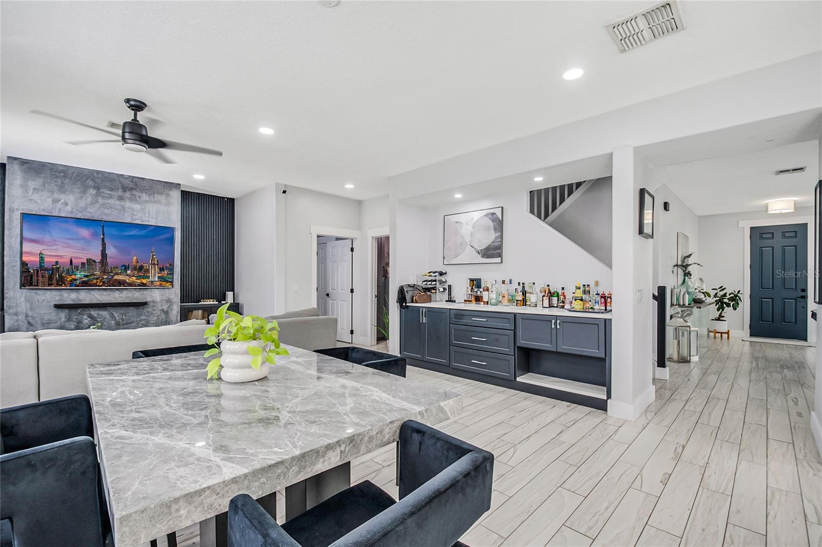 STRATFORD POINTE - Residential