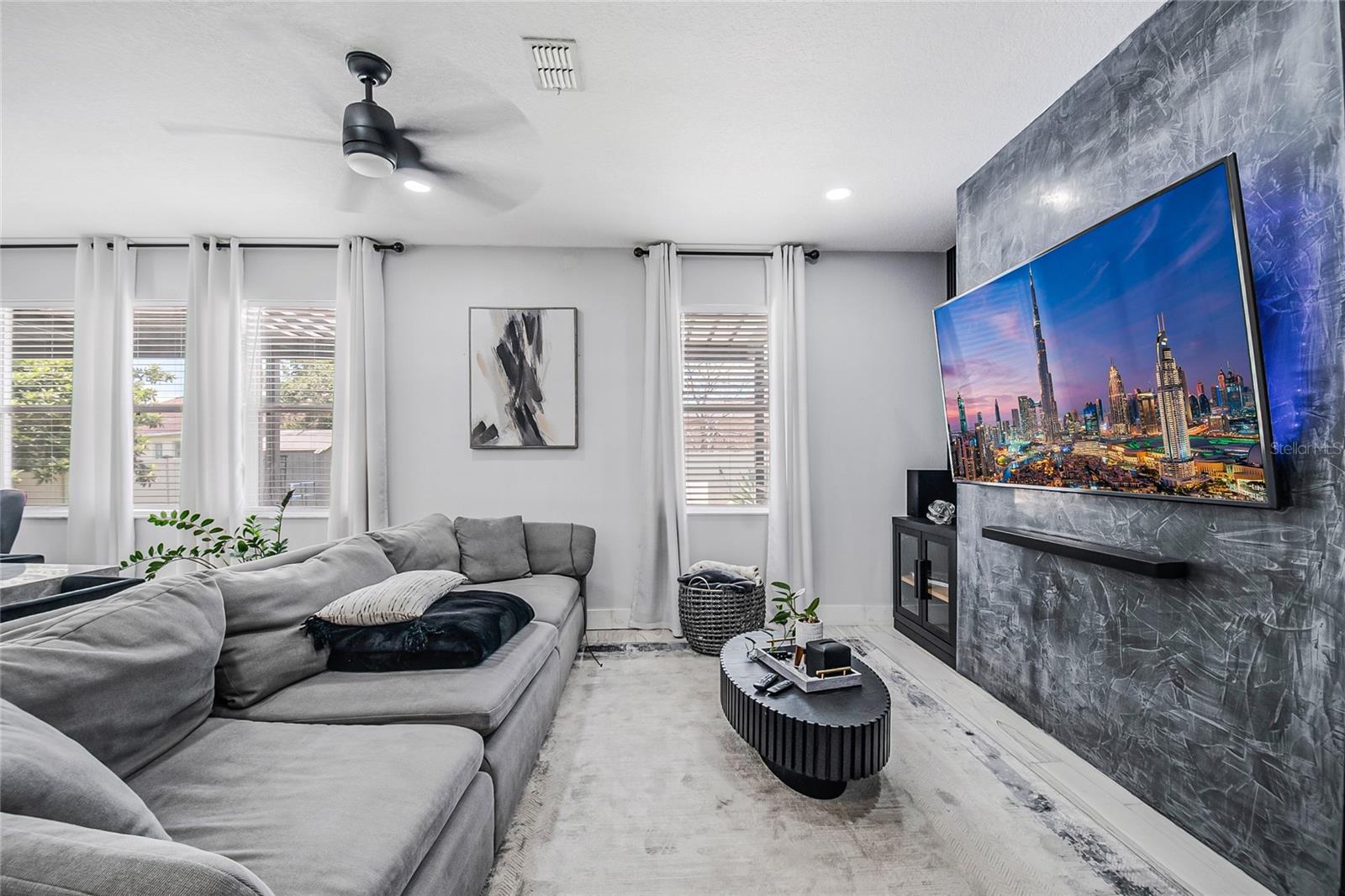 STRATFORD POINTE - Residential