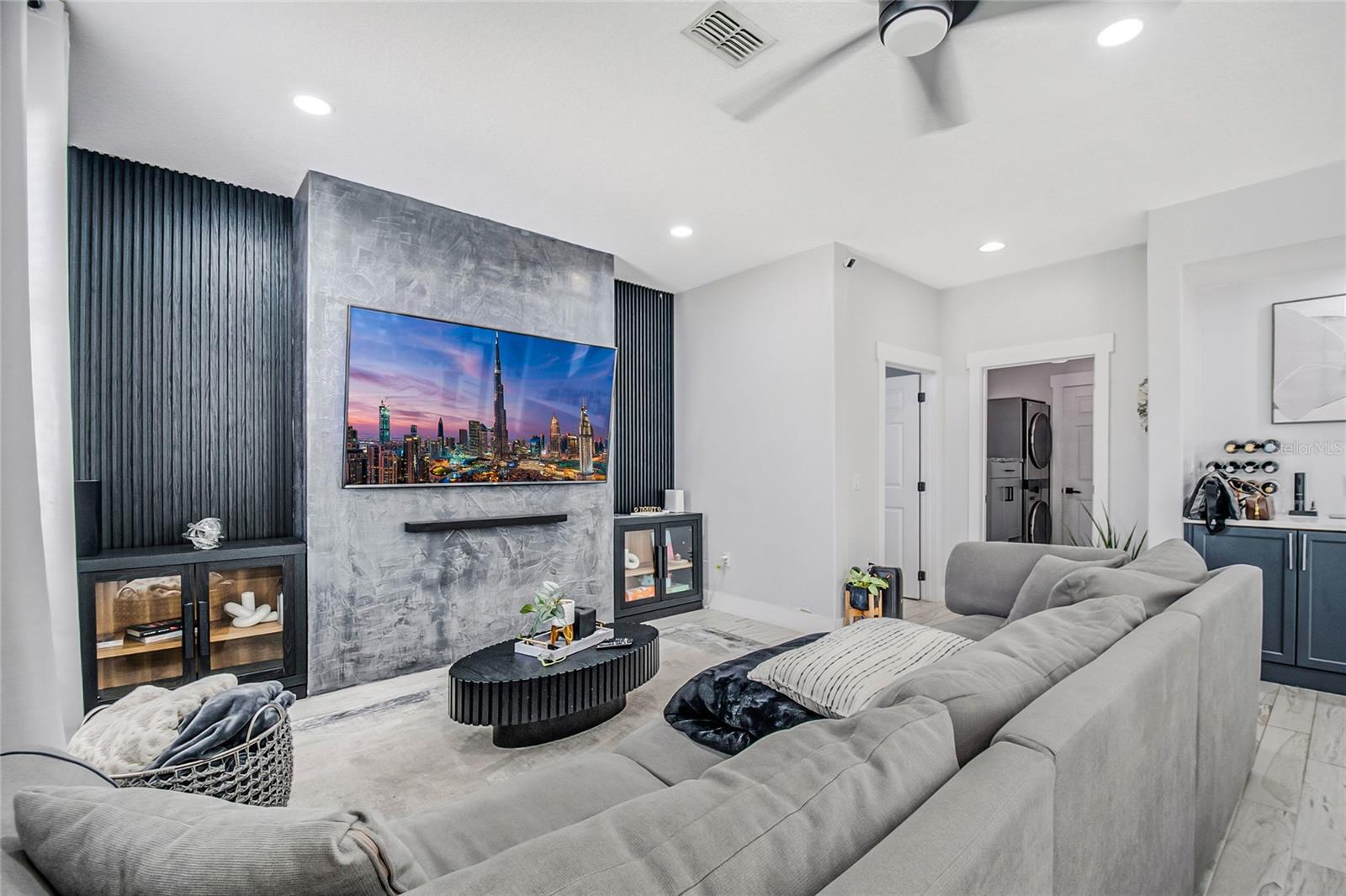 STRATFORD POINTE - Residential