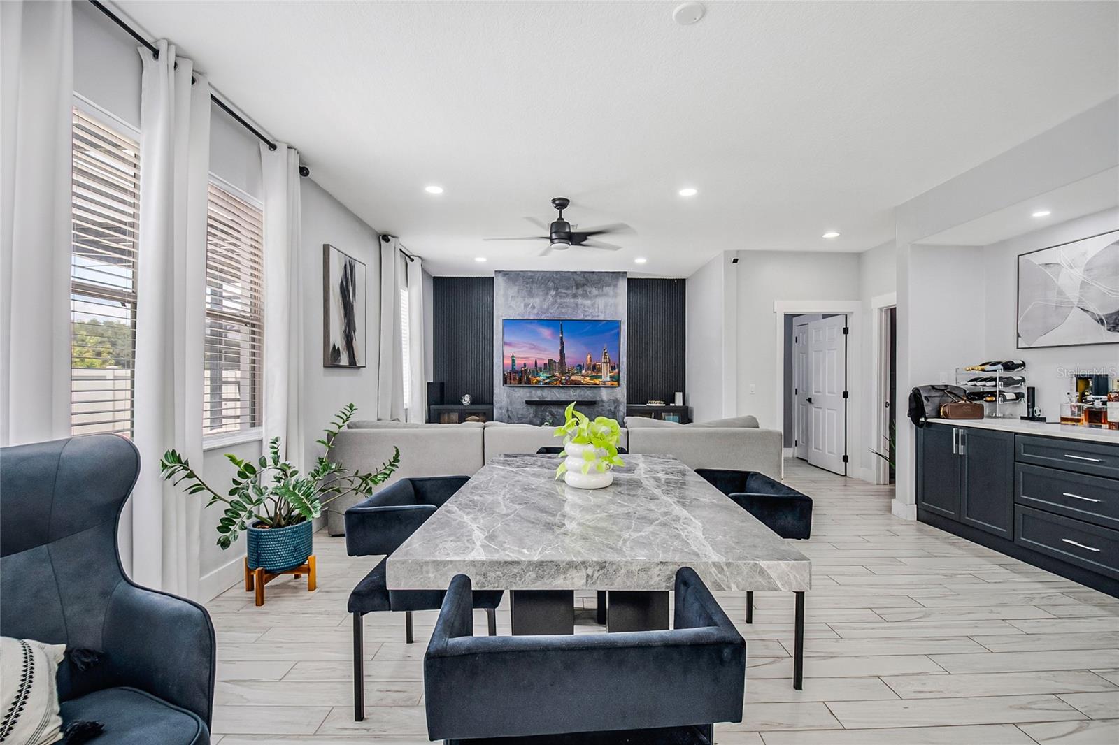 STRATFORD POINTE - Residential