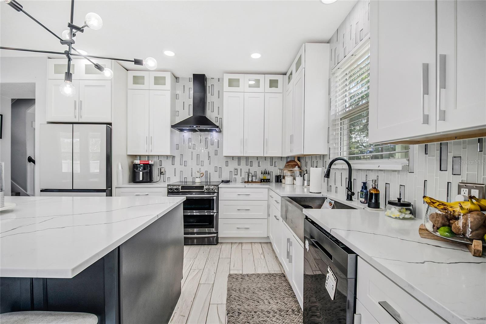 STRATFORD POINTE - Residential
