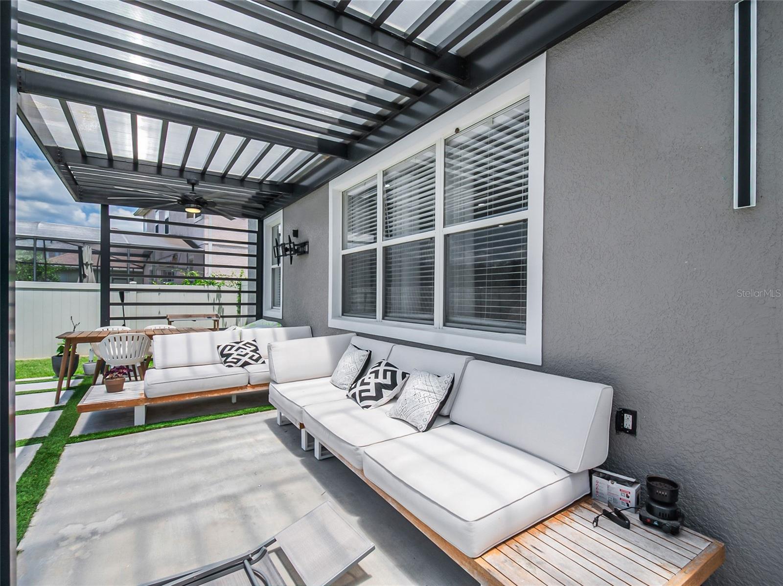 STRATFORD POINTE - Residential