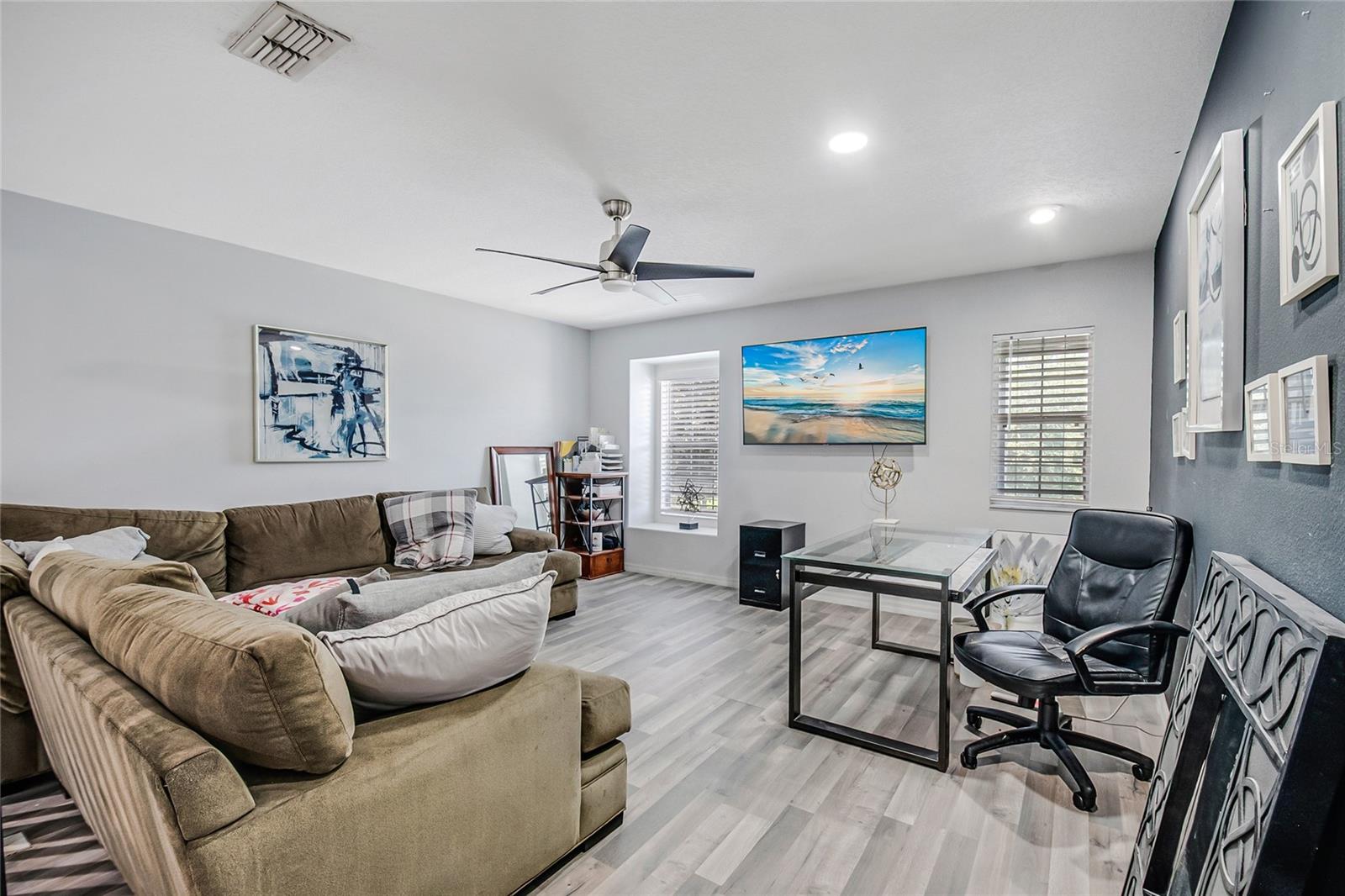 STRATFORD POINTE - Residential