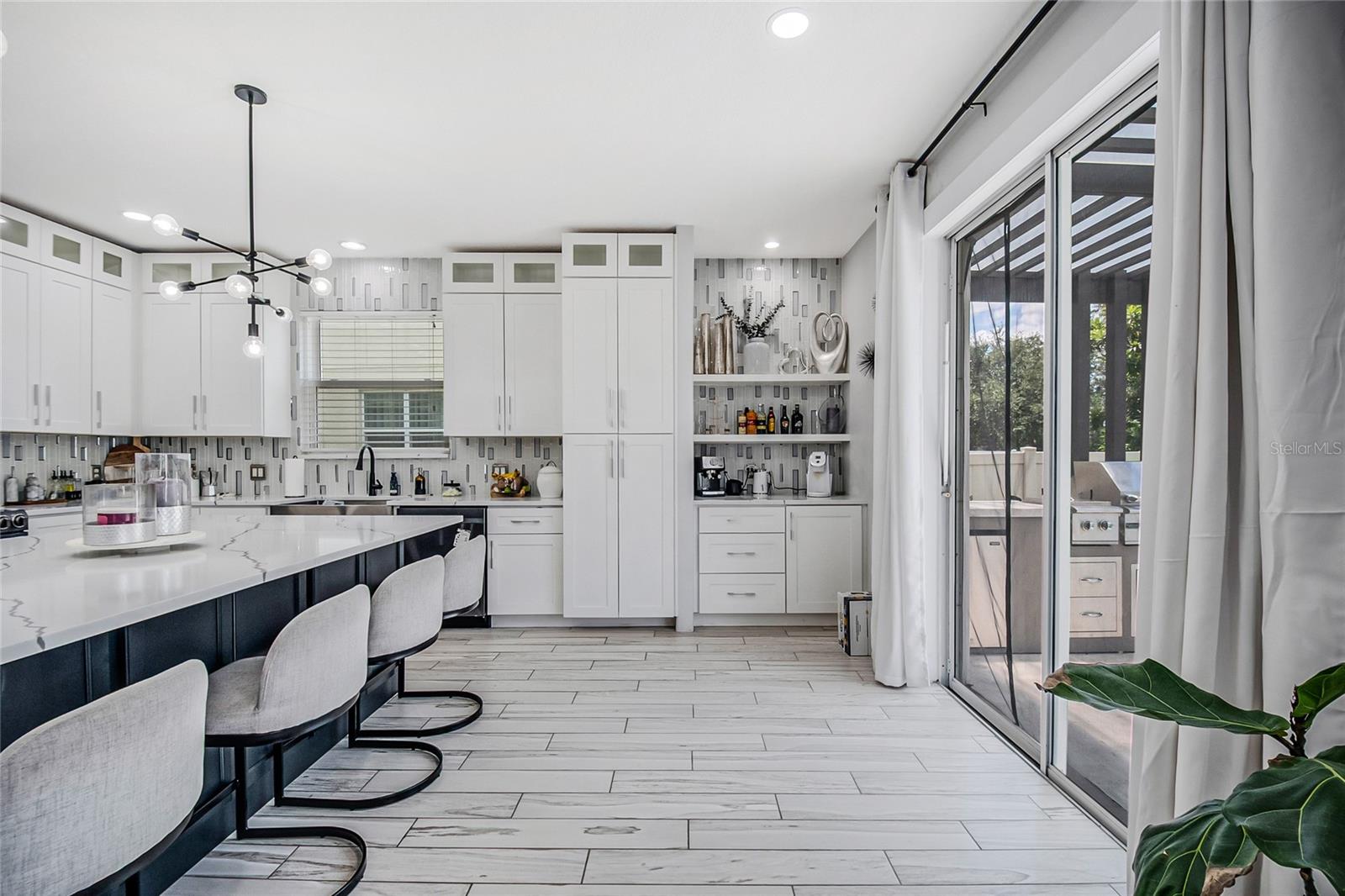 STRATFORD POINTE - Residential