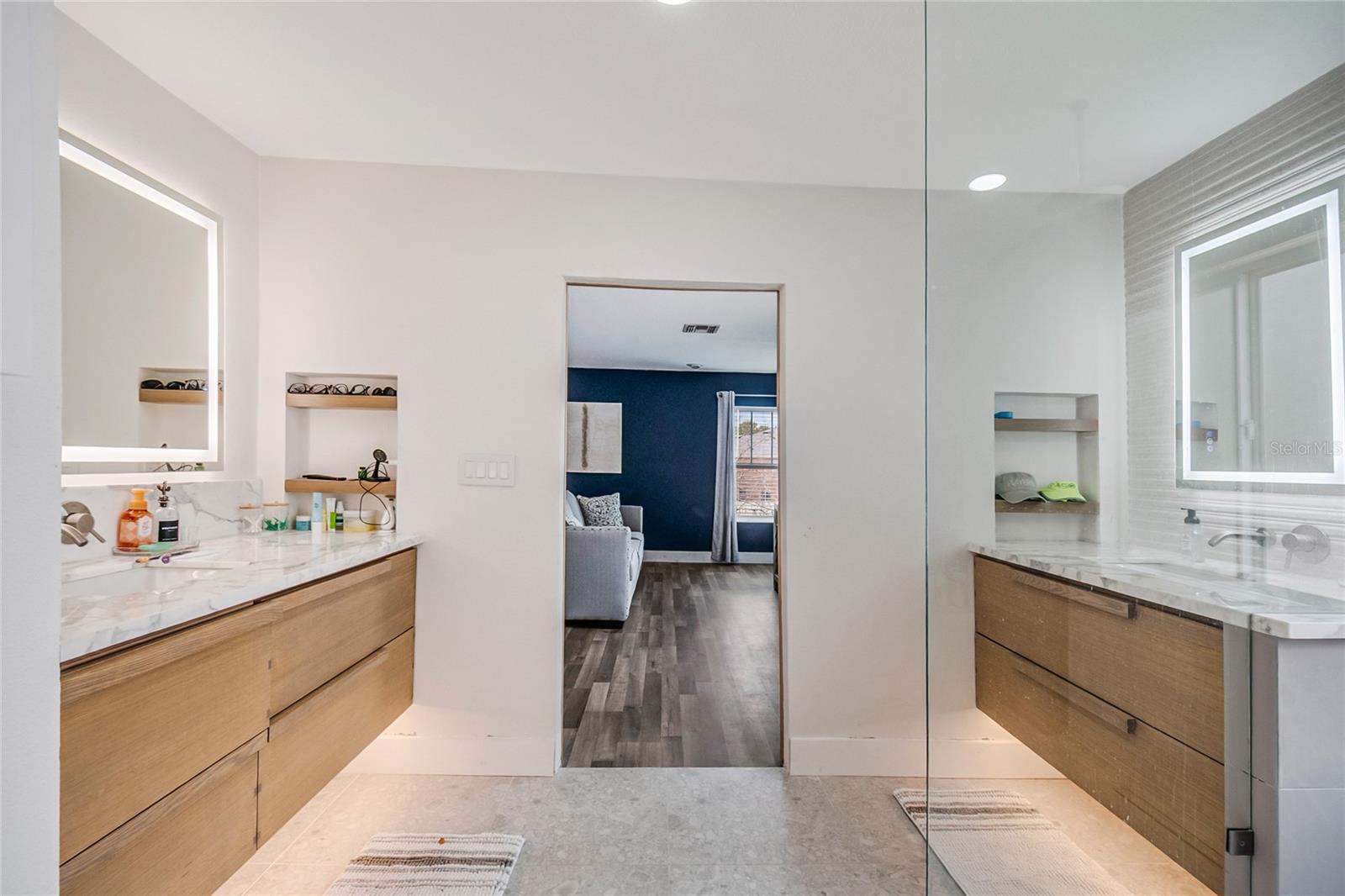 STRATFORD POINTE - Residential