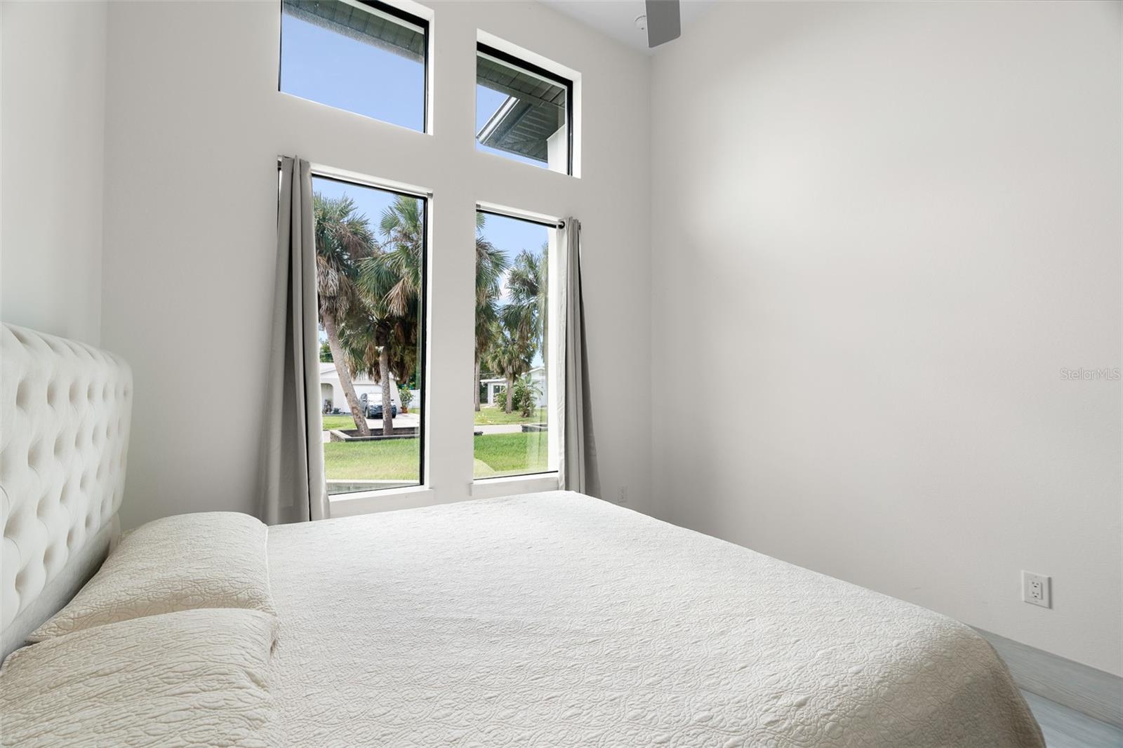 SOUTH VENICE - Residential