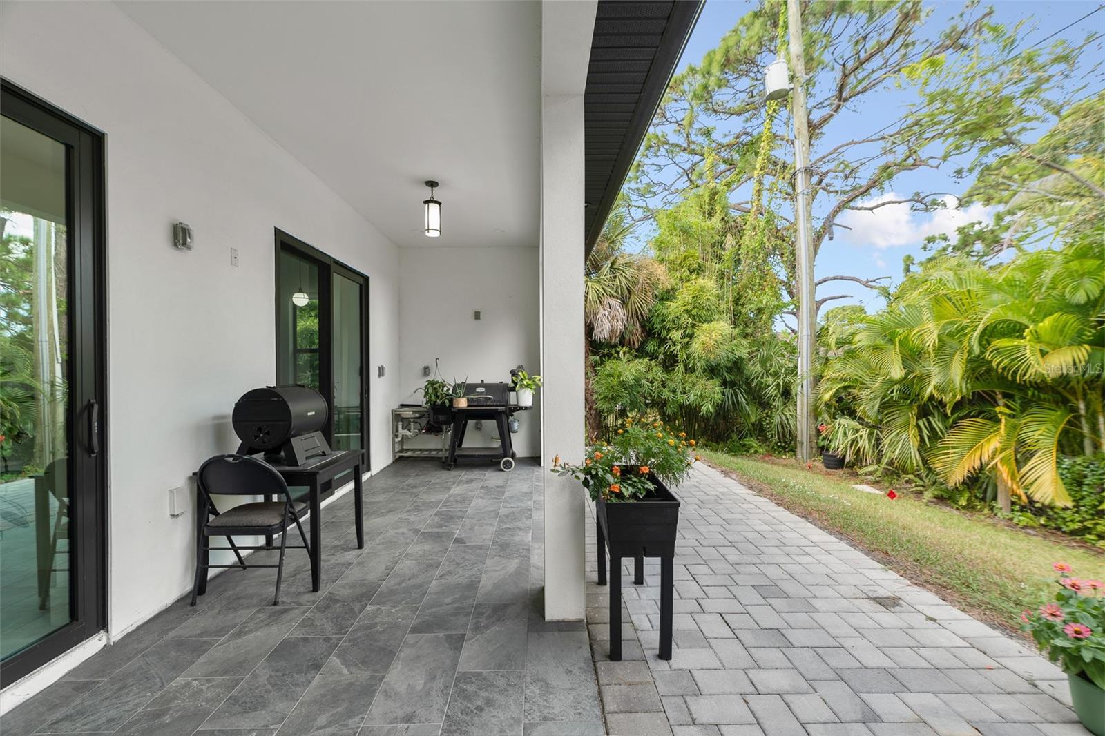 SOUTH VENICE - Residential