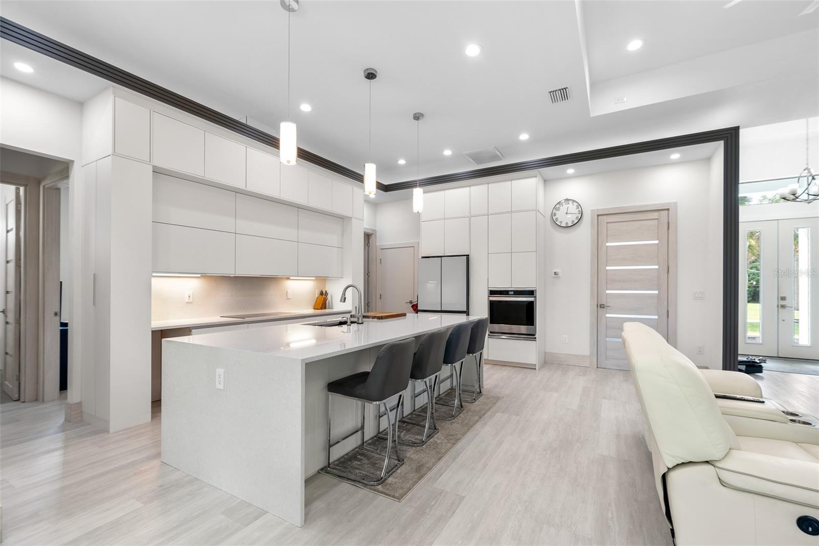 SOUTH VENICE - Residential