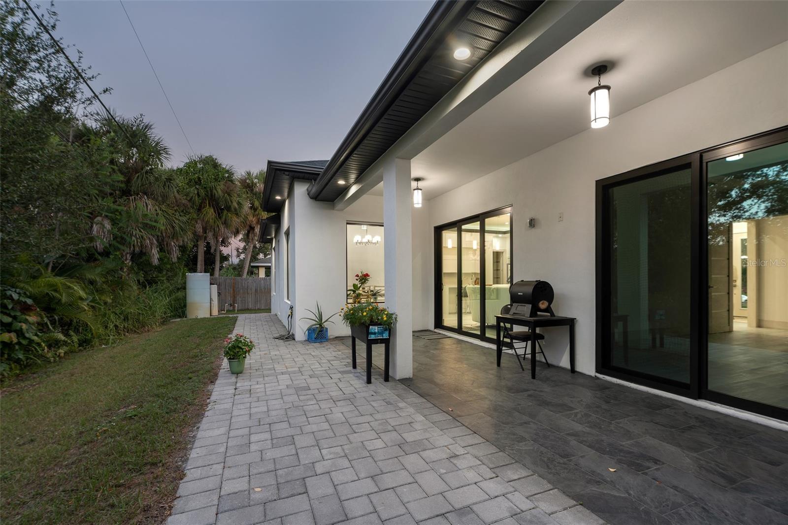 SOUTH VENICE - Residential