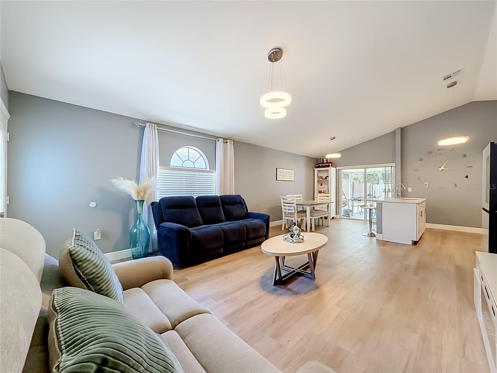 WHISPER LAKES - Residential
