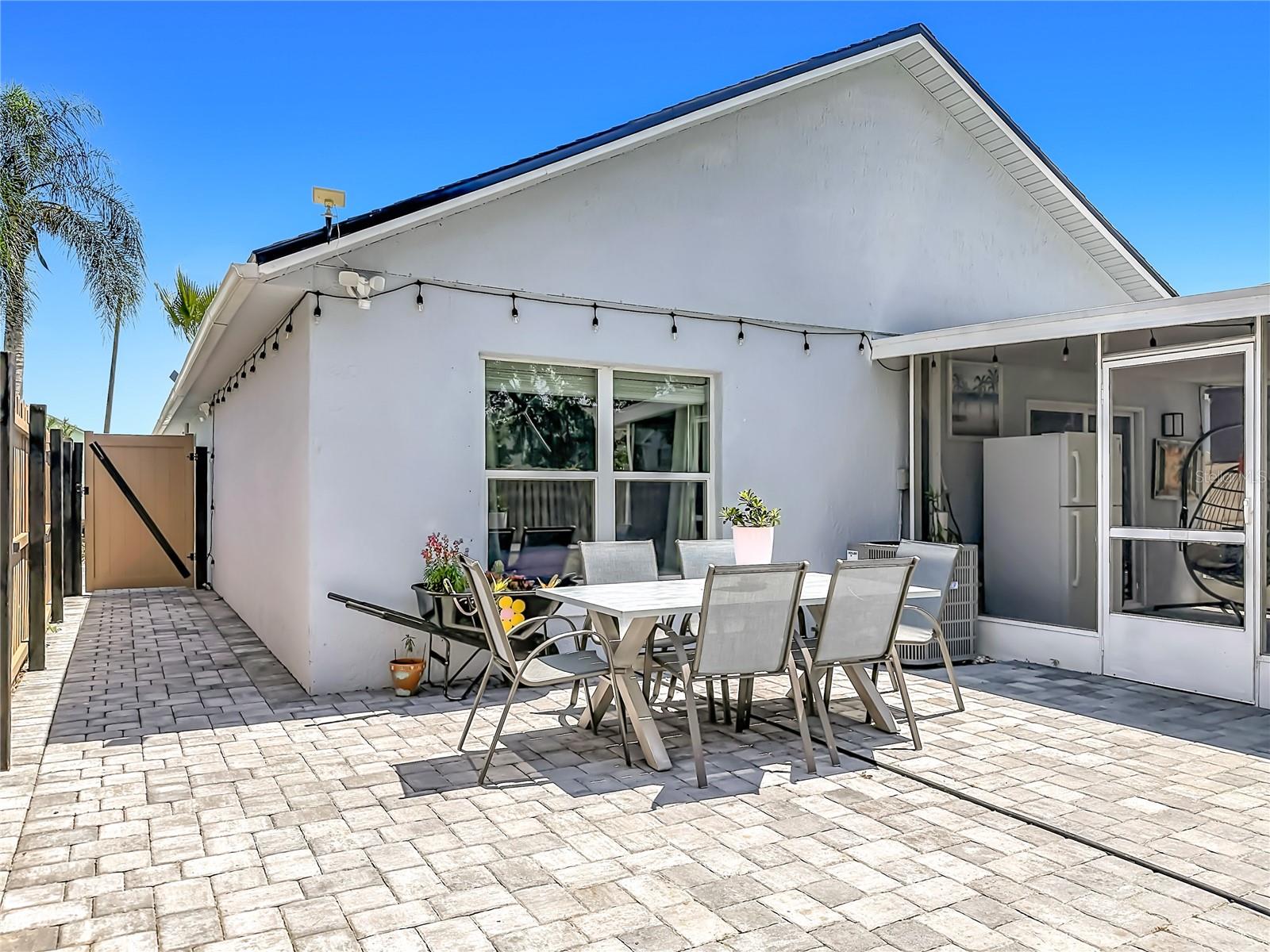 WHISPER LAKES - Residential