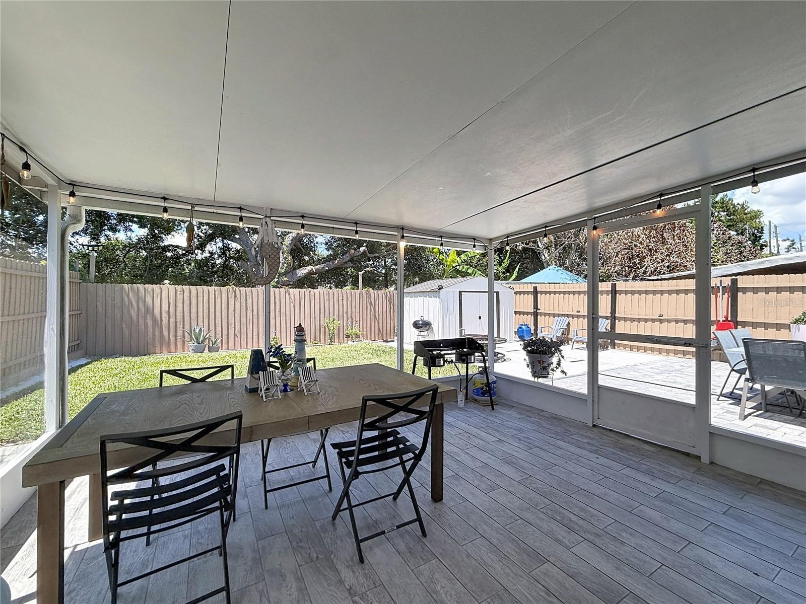 WHISPER LAKES - Residential