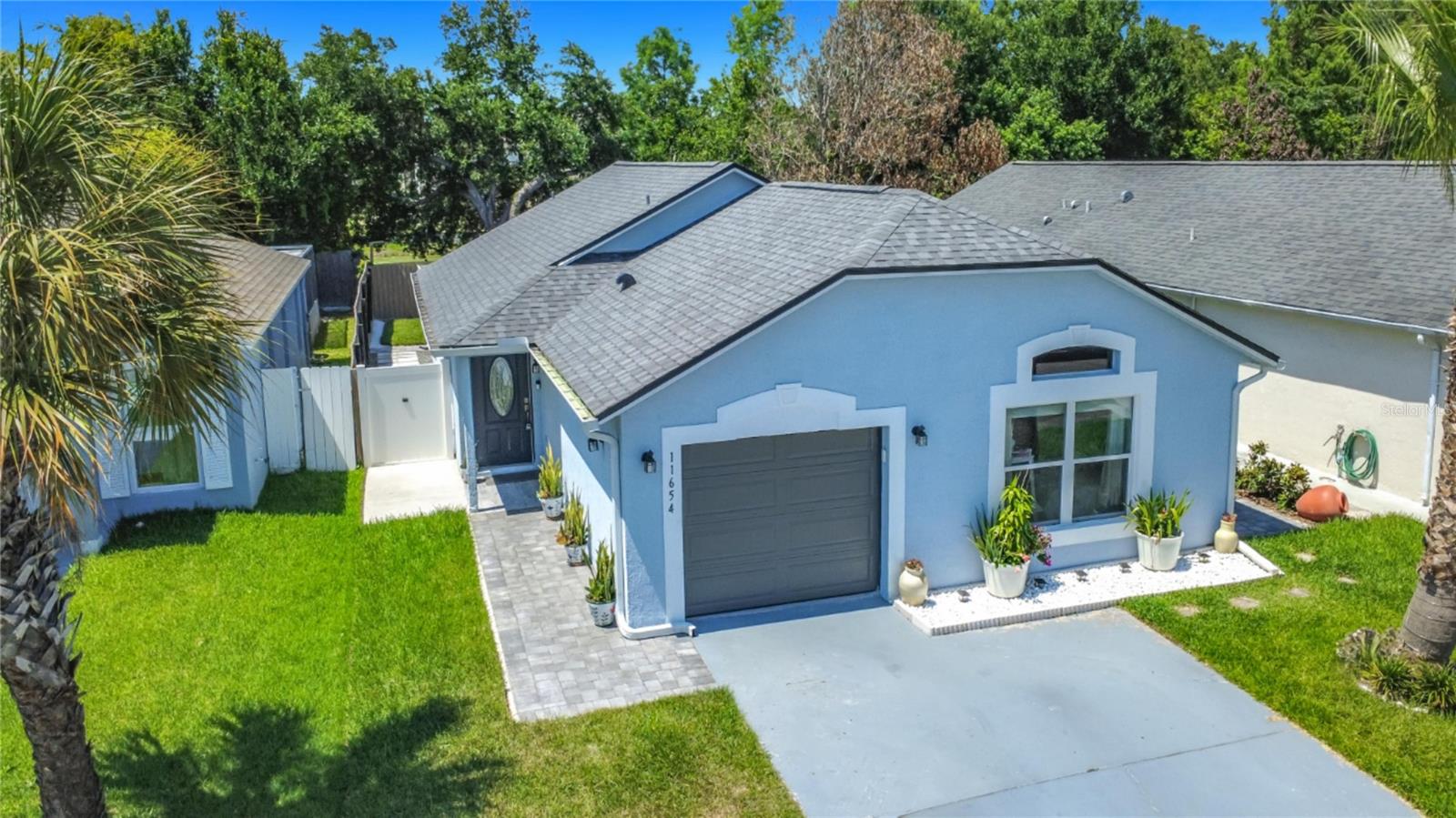 WHISPER LAKES - Residential