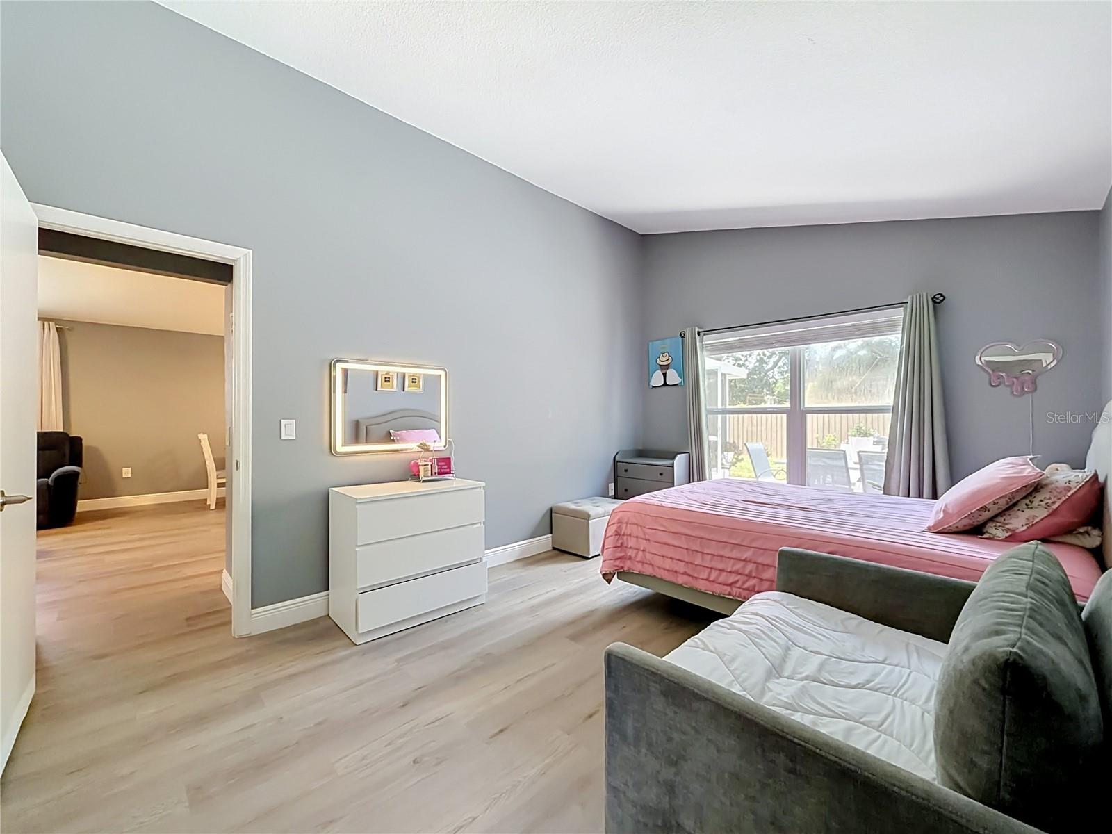 WHISPER LAKES - Residential