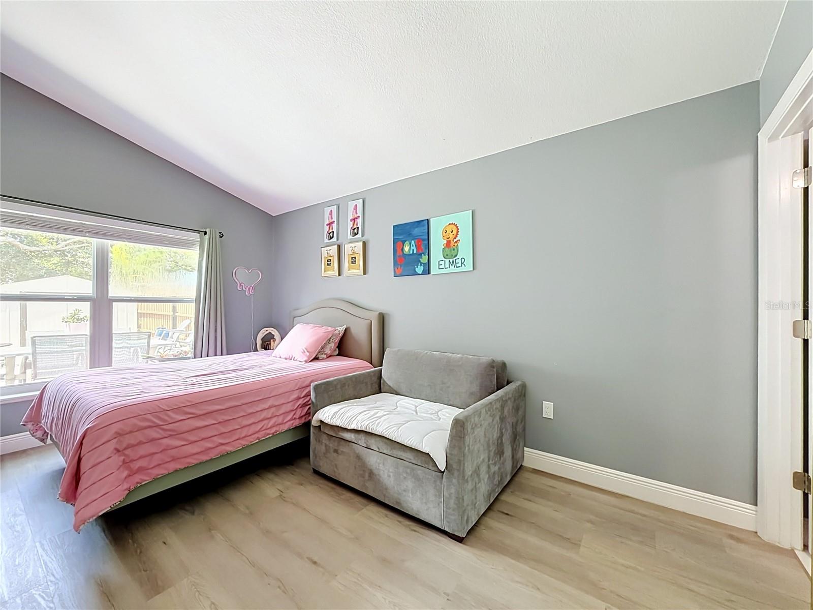 WHISPER LAKES - Residential
