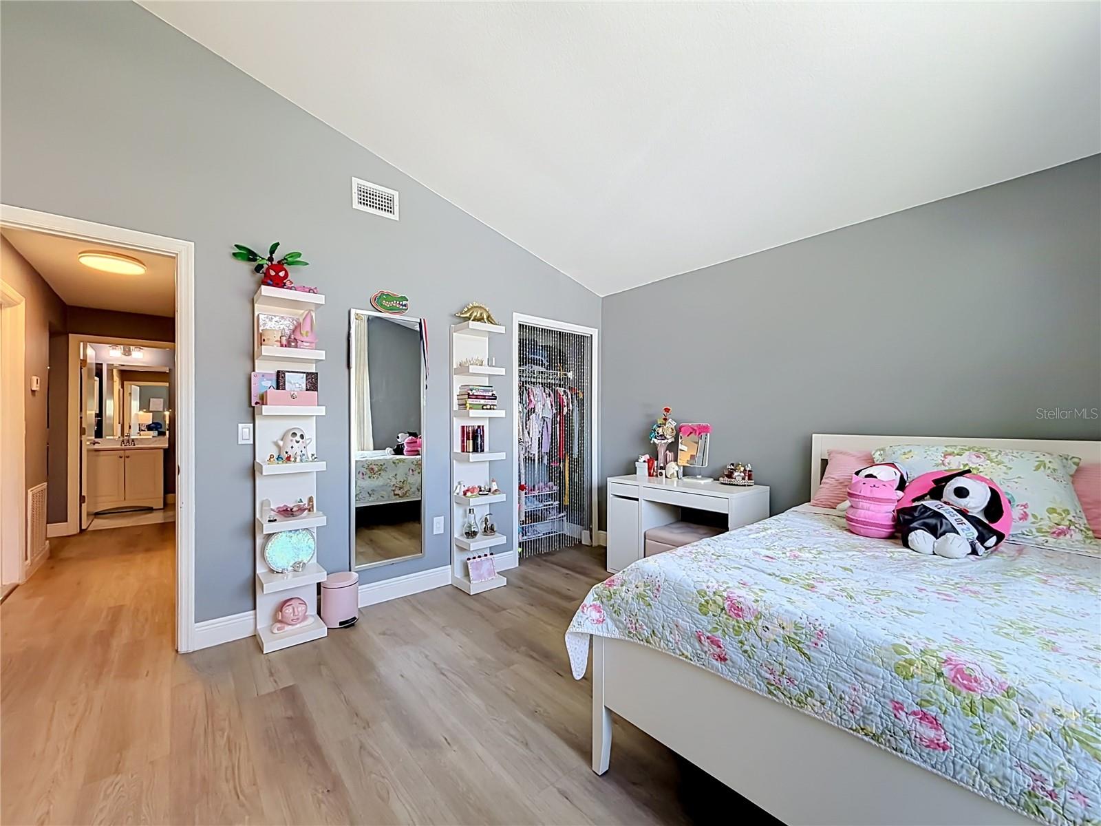 WHISPER LAKES - Residential