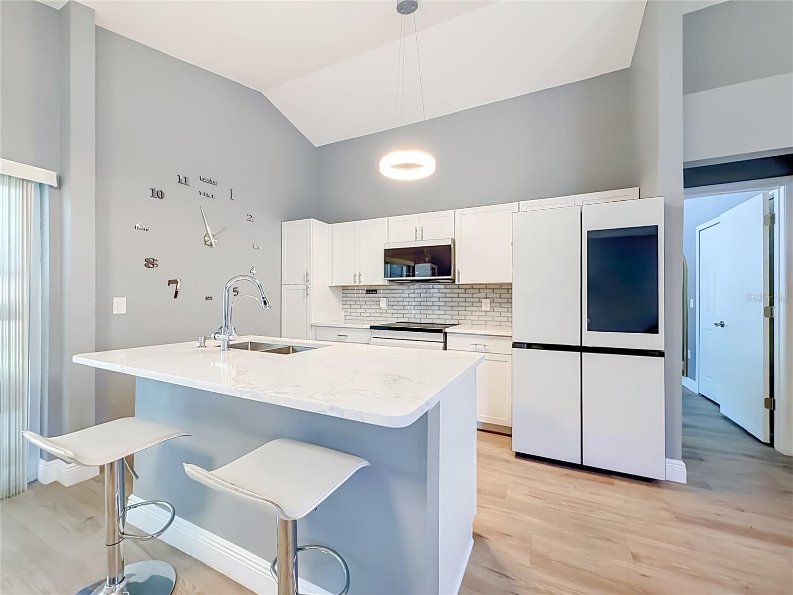 WHISPER LAKES - Residential