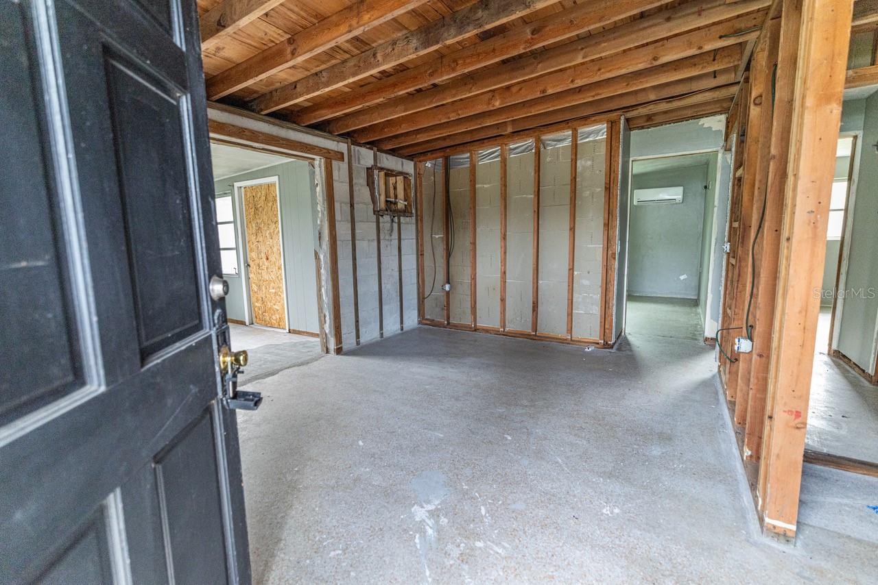 WEEKI WACHEE WOODLANDS - Residential