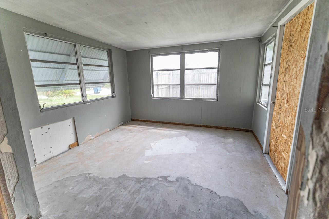 WEEKI WACHEE WOODLANDS - Residential