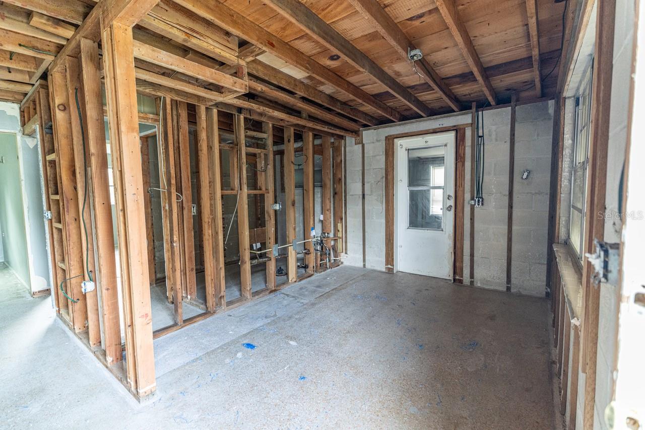 WEEKI WACHEE WOODLANDS - Residential