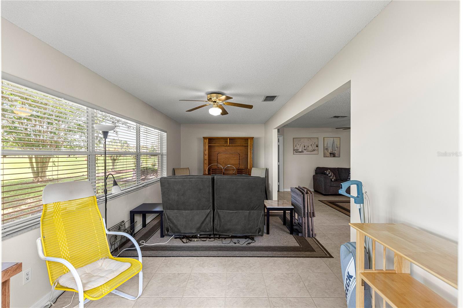 ON TOP/THE WORLD PH 01 A SEC 01 - Residential