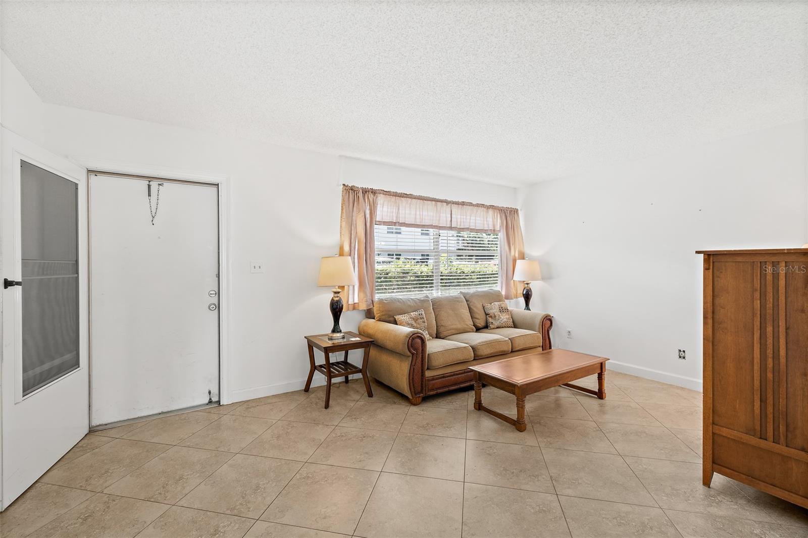 CAPE SHORES APT - Residential