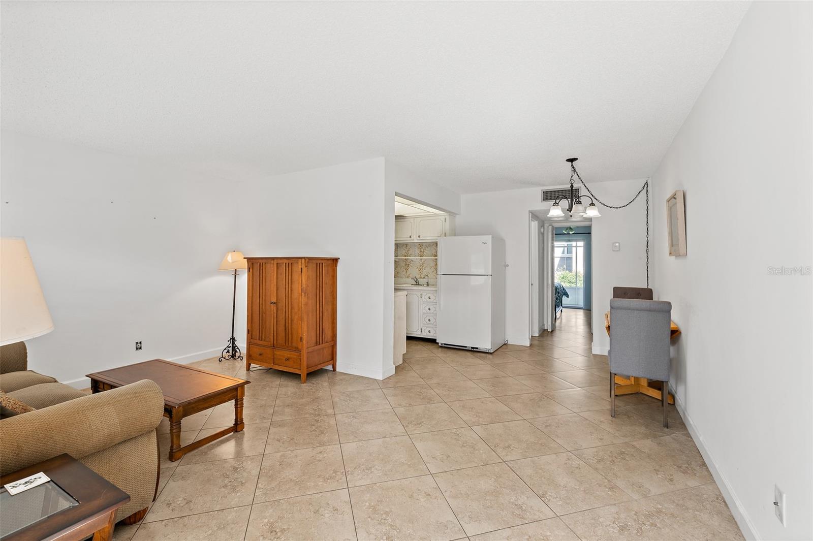 CAPE SHORES APT - Residential