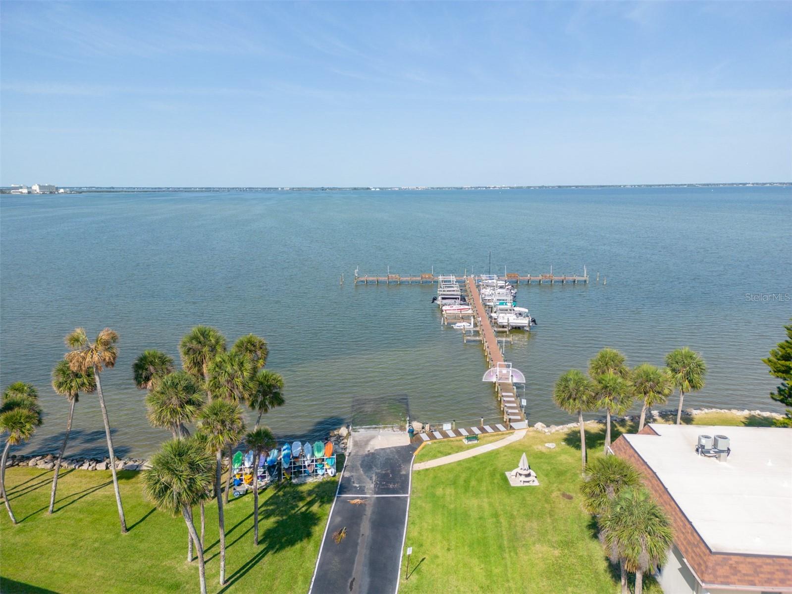 CAPE SHORES APT - Residential