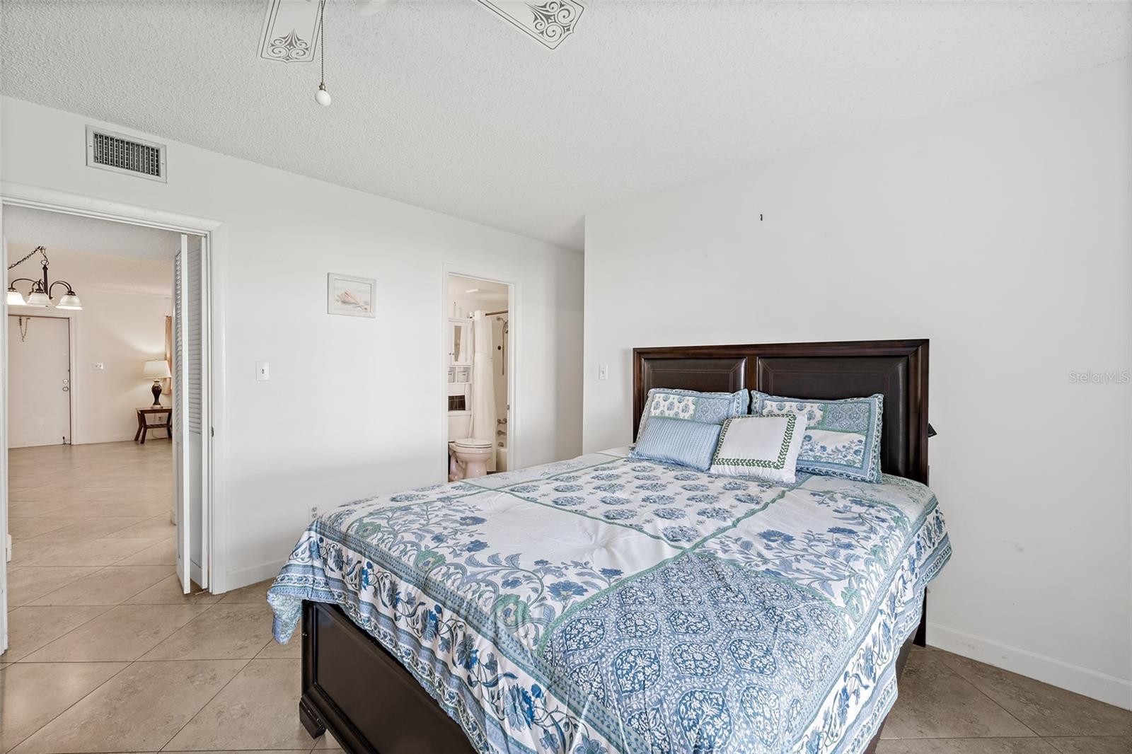 CAPE SHORES APT - Residential