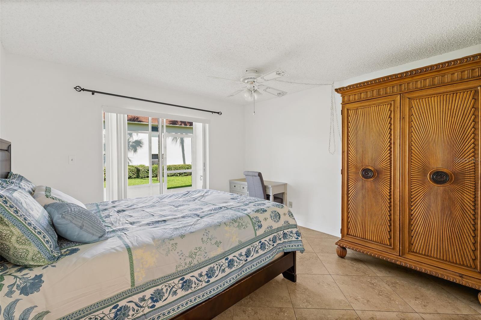 CAPE SHORES APT - Residential