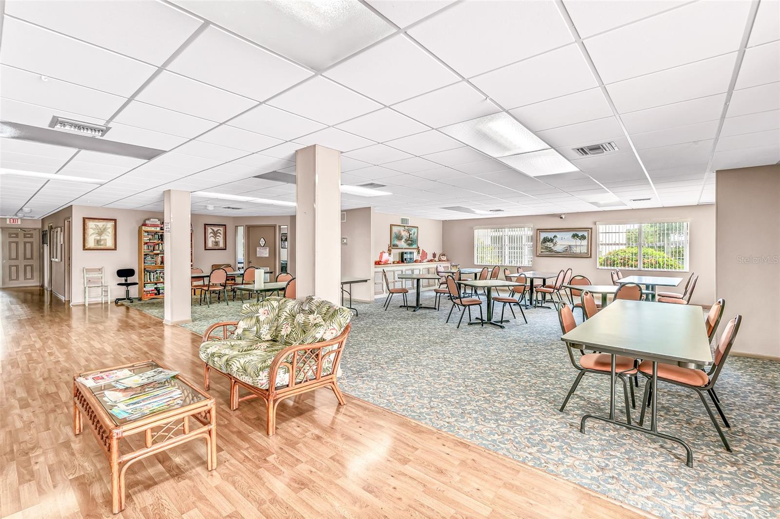 CAPE SHORES APT - Residential