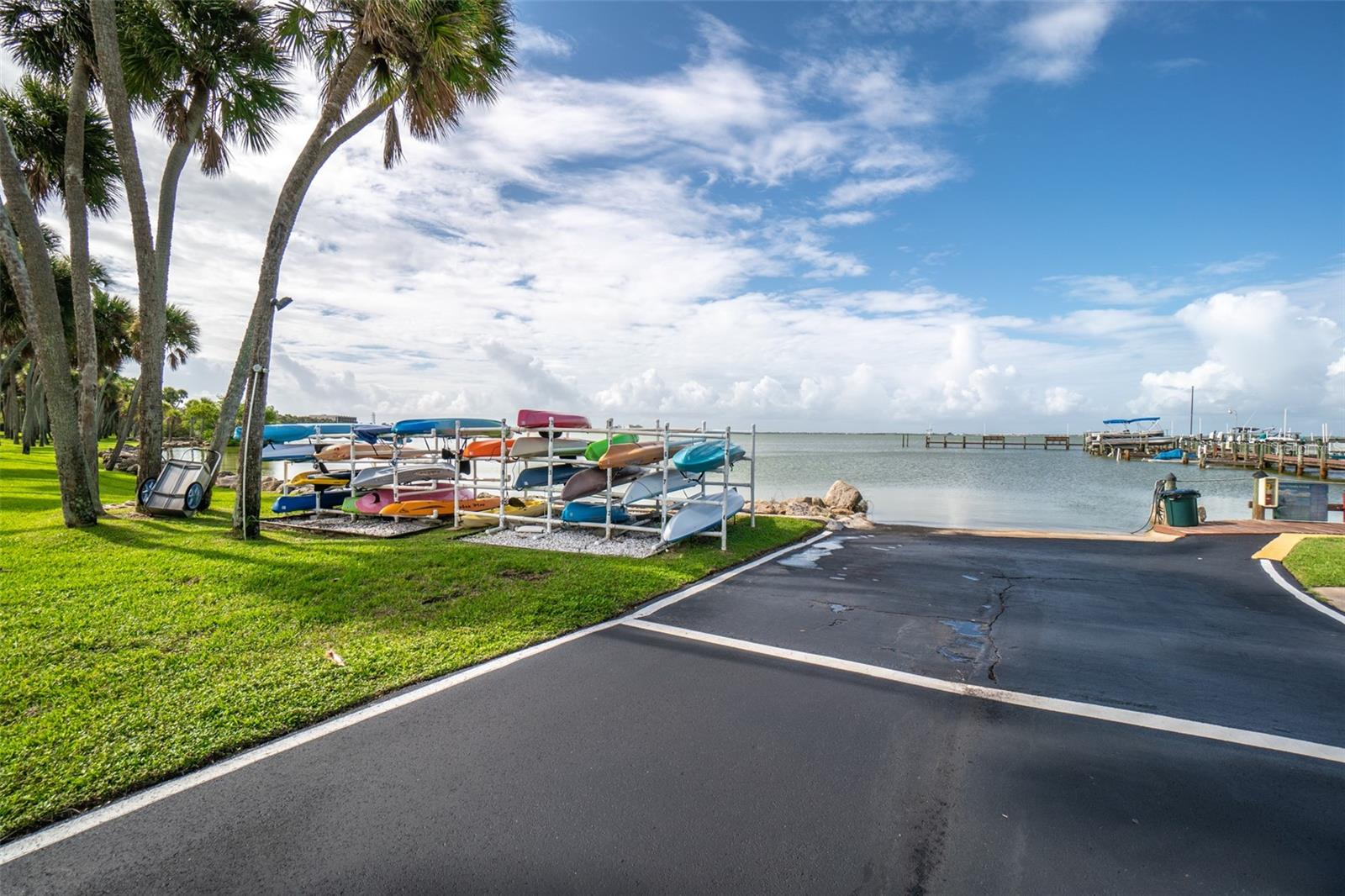 CAPE SHORES APT - Residential