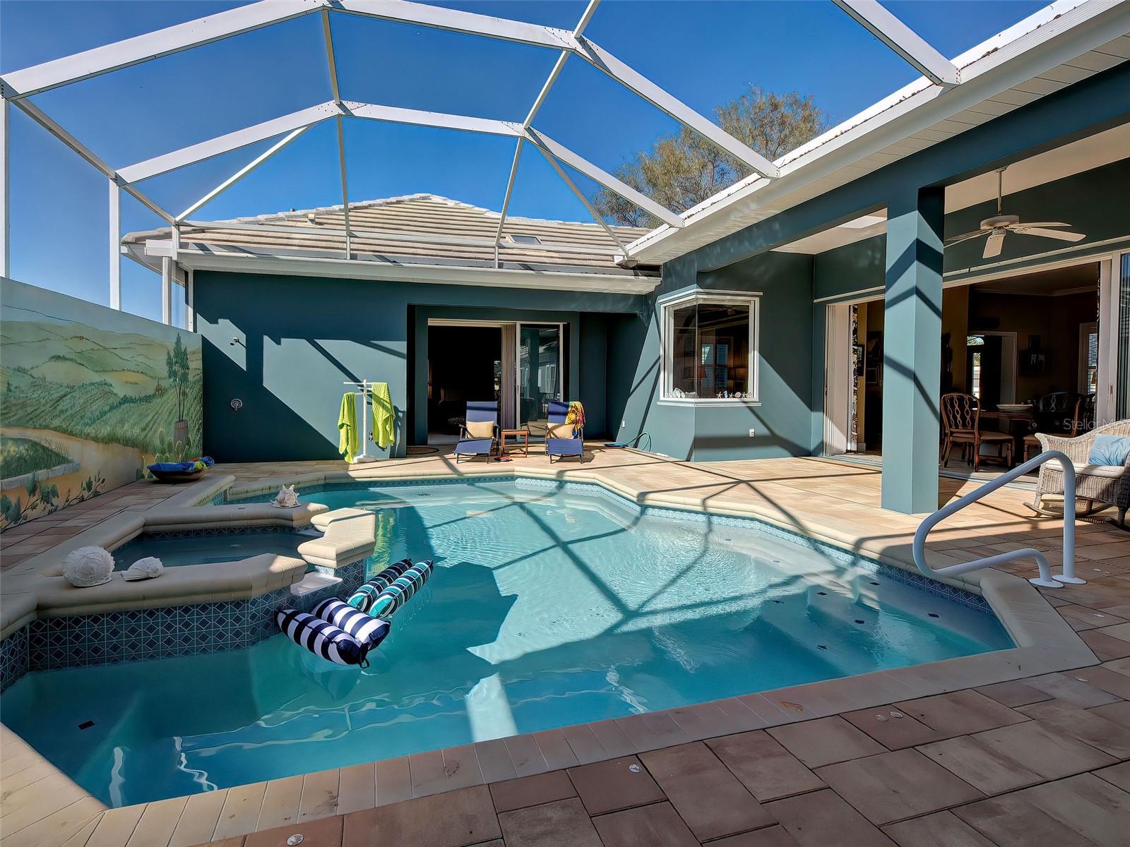 GULF MANOR - Residential
