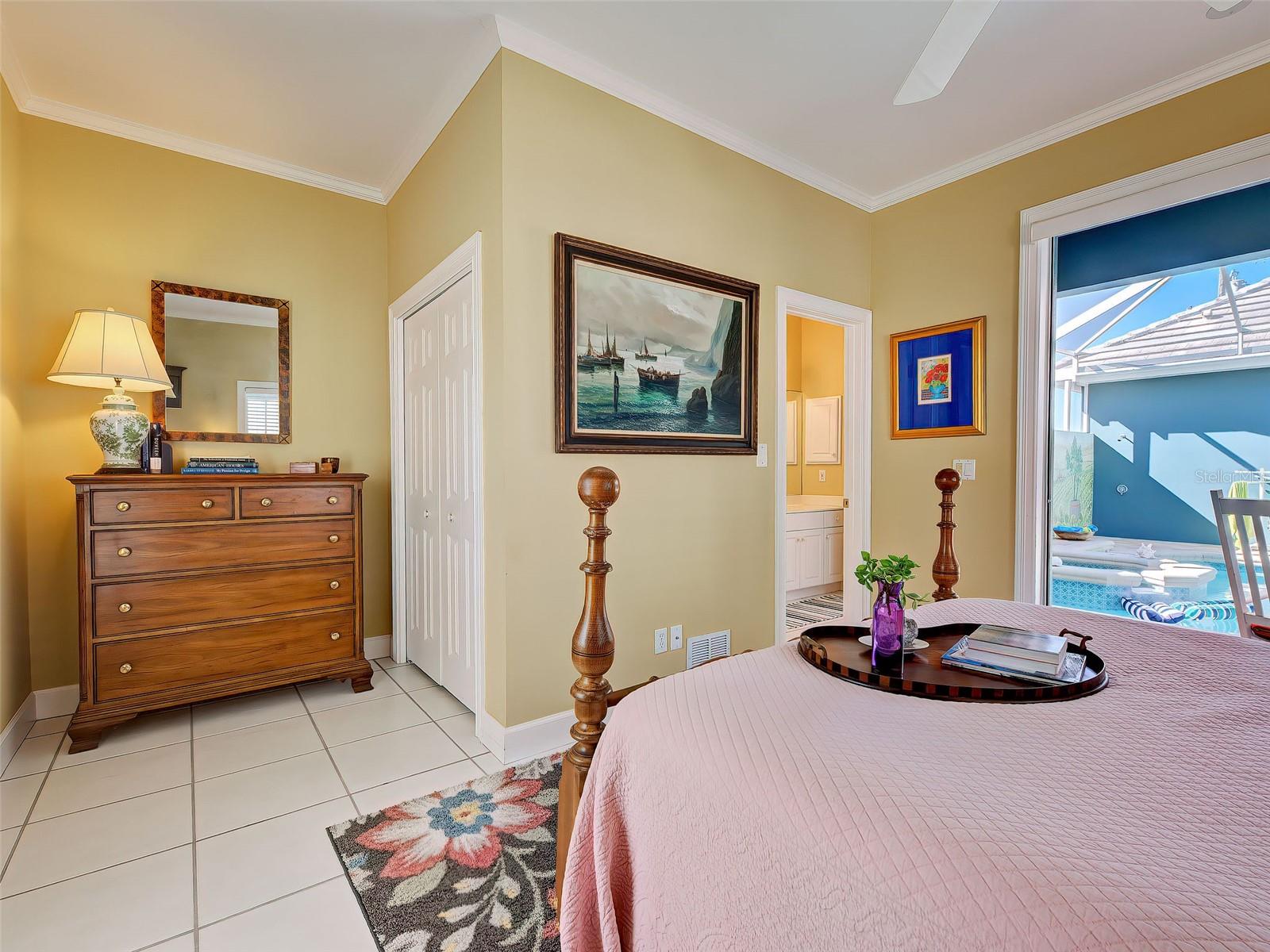 GULF MANOR - Residential