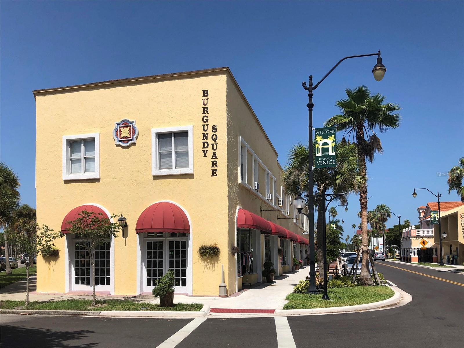 GULF MANOR - Residential