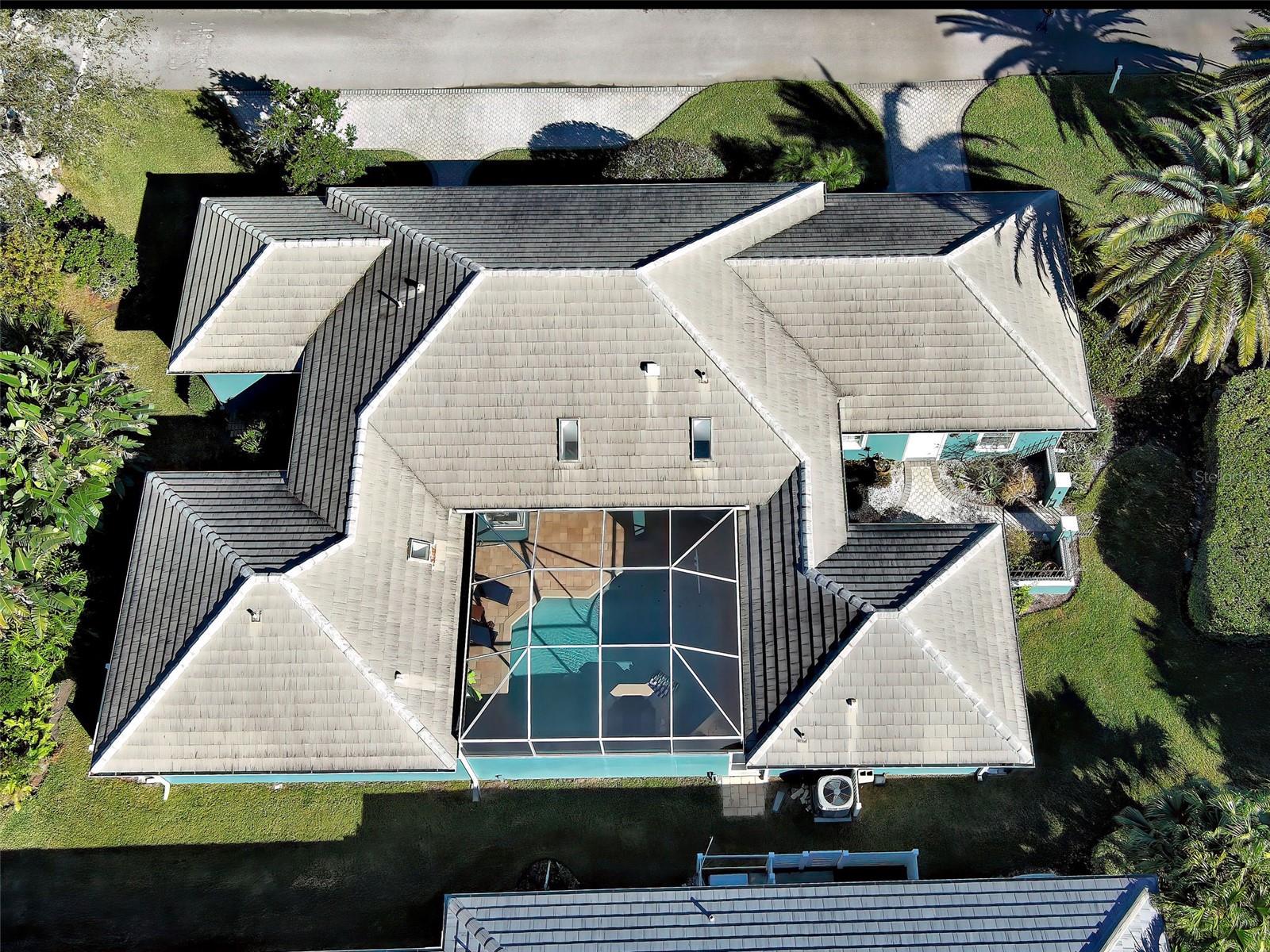 GULF MANOR - Residential