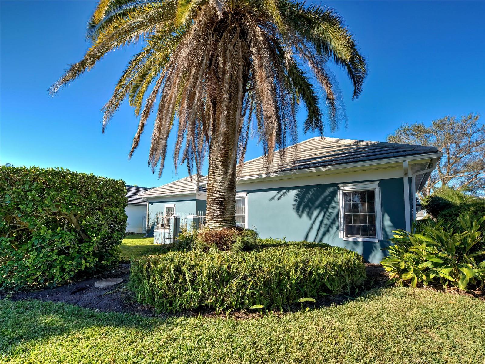 GULF MANOR - Residential