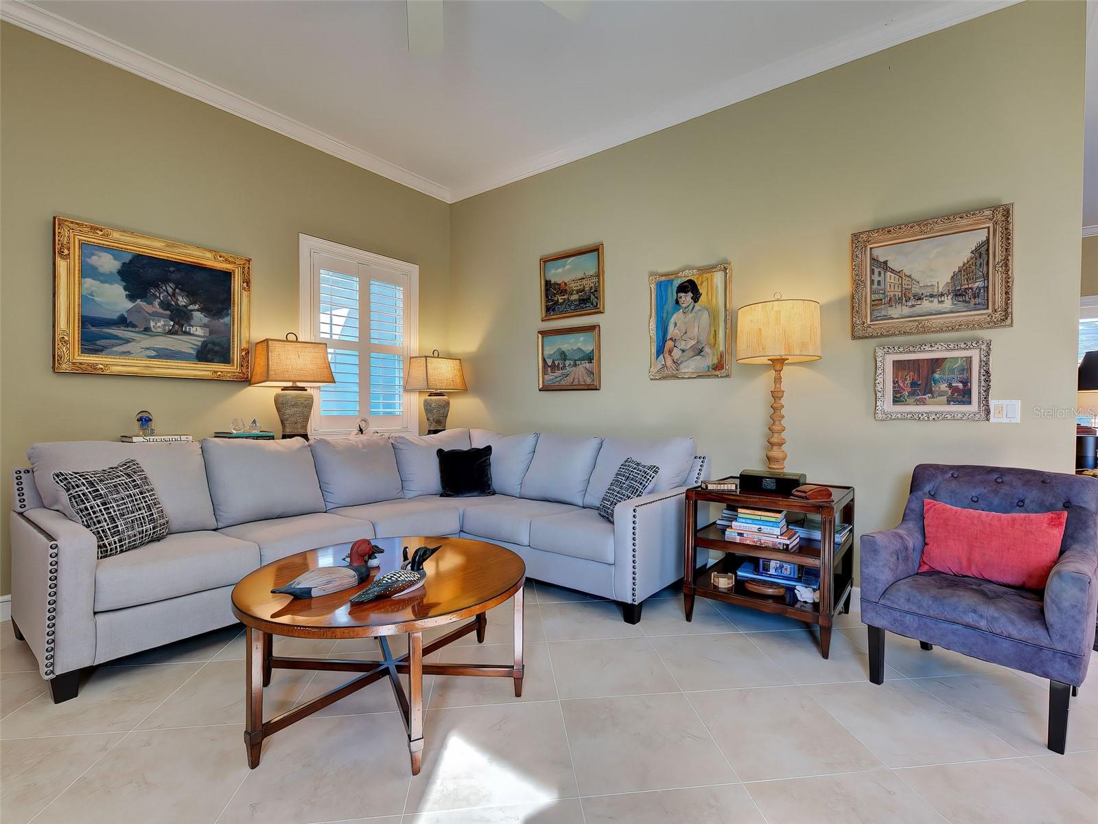 GULF MANOR - Residential