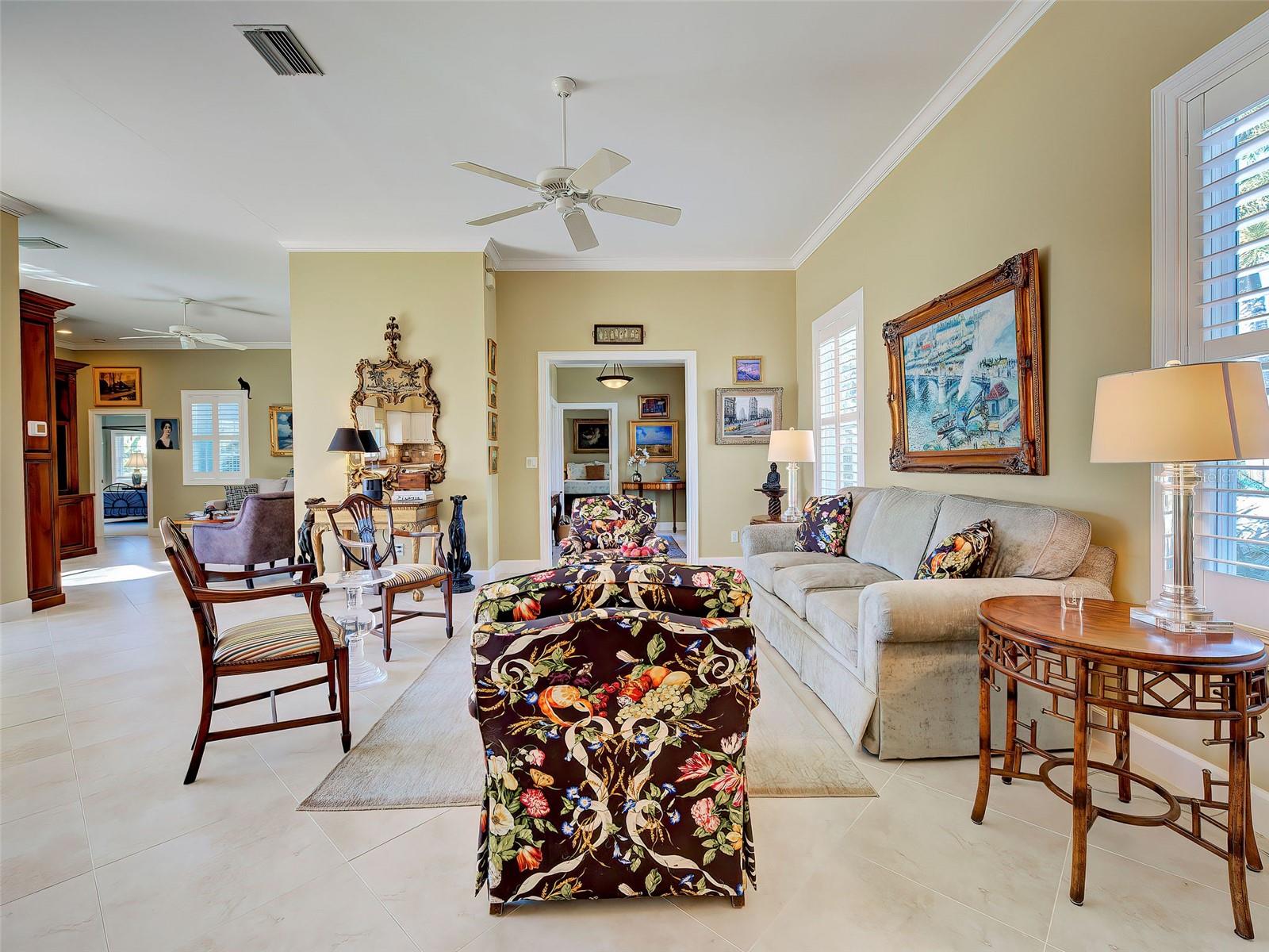 GULF MANOR - Residential