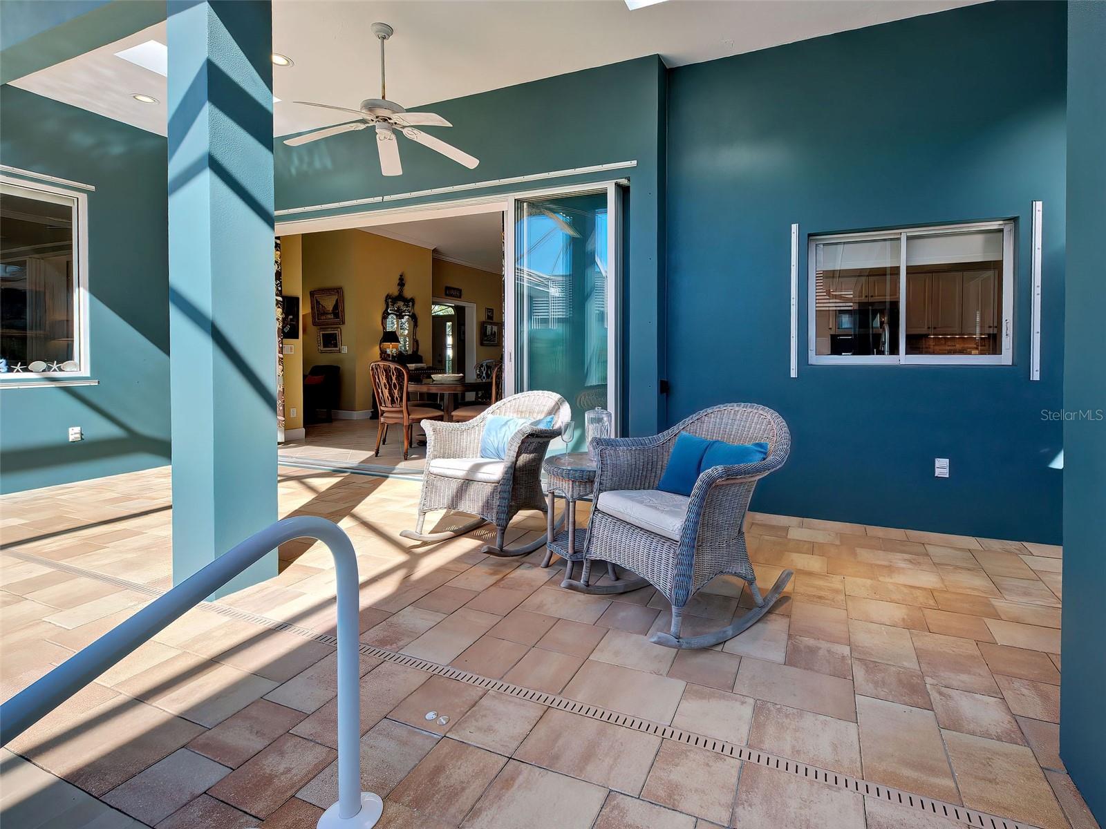 GULF MANOR - Residential