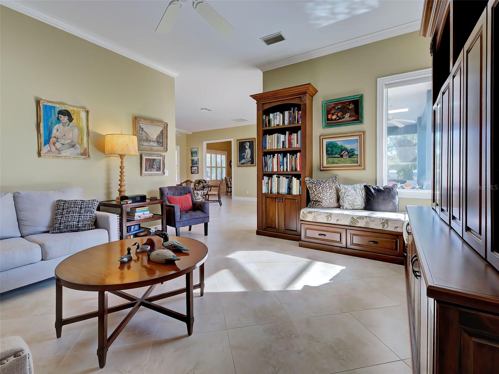 GULF MANOR - Residential