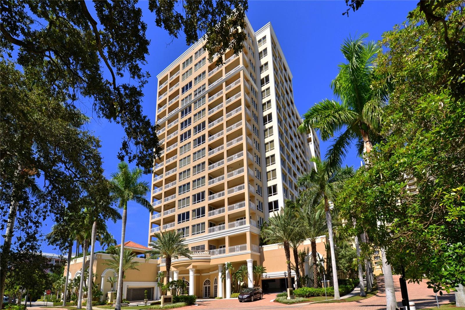 THE TOWER RESIDENCES - Residential