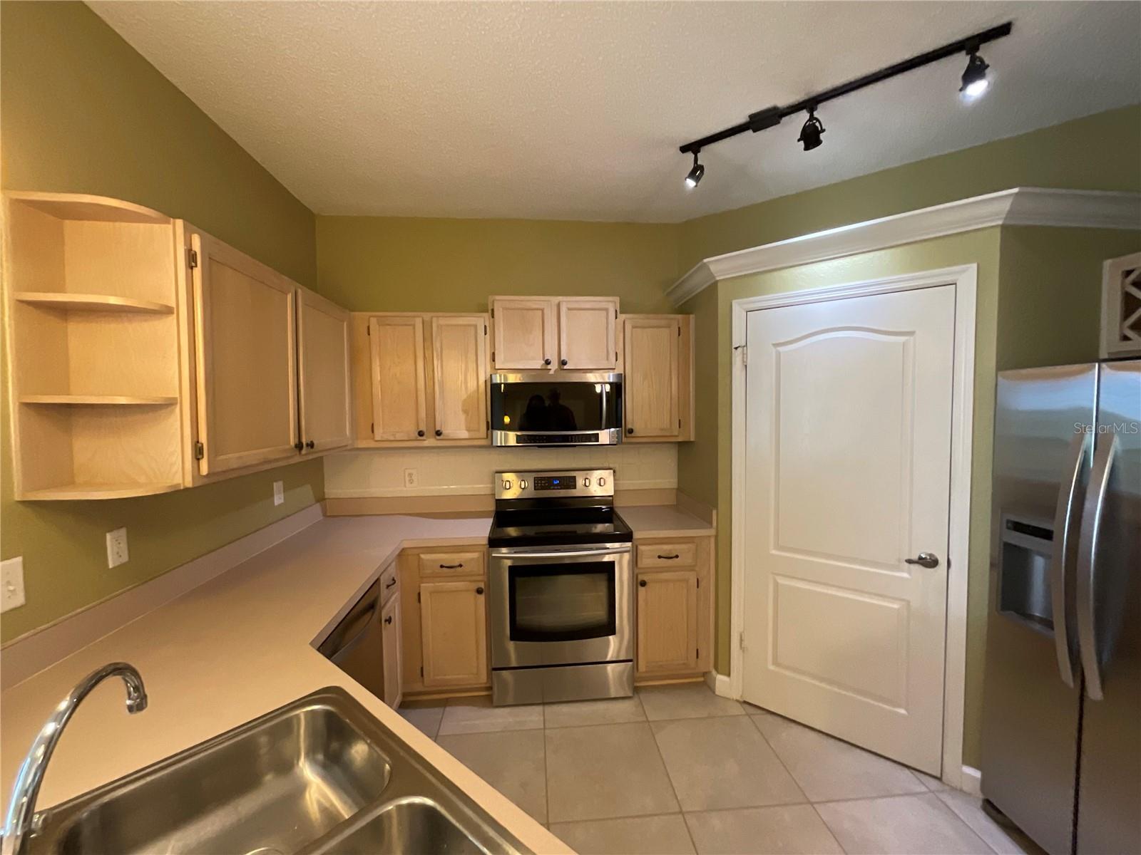 ISLAND PLACE A CONDO - Residential
