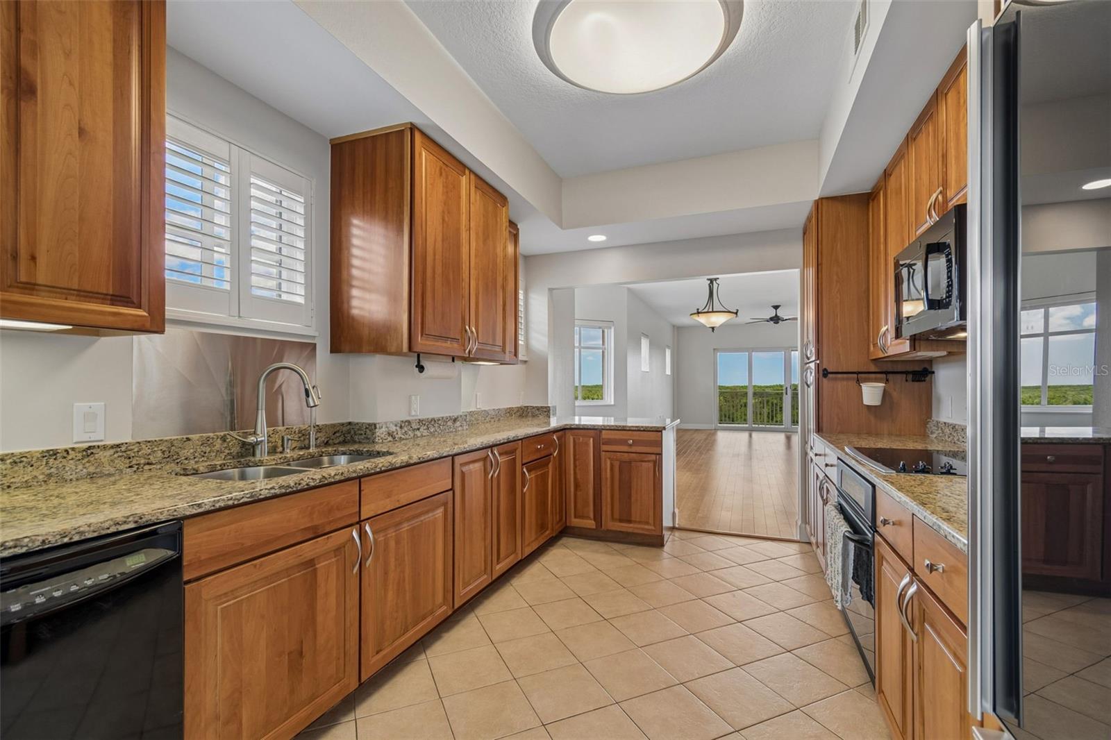 GRANDE VERANDAHS ON THE BAY - Residential