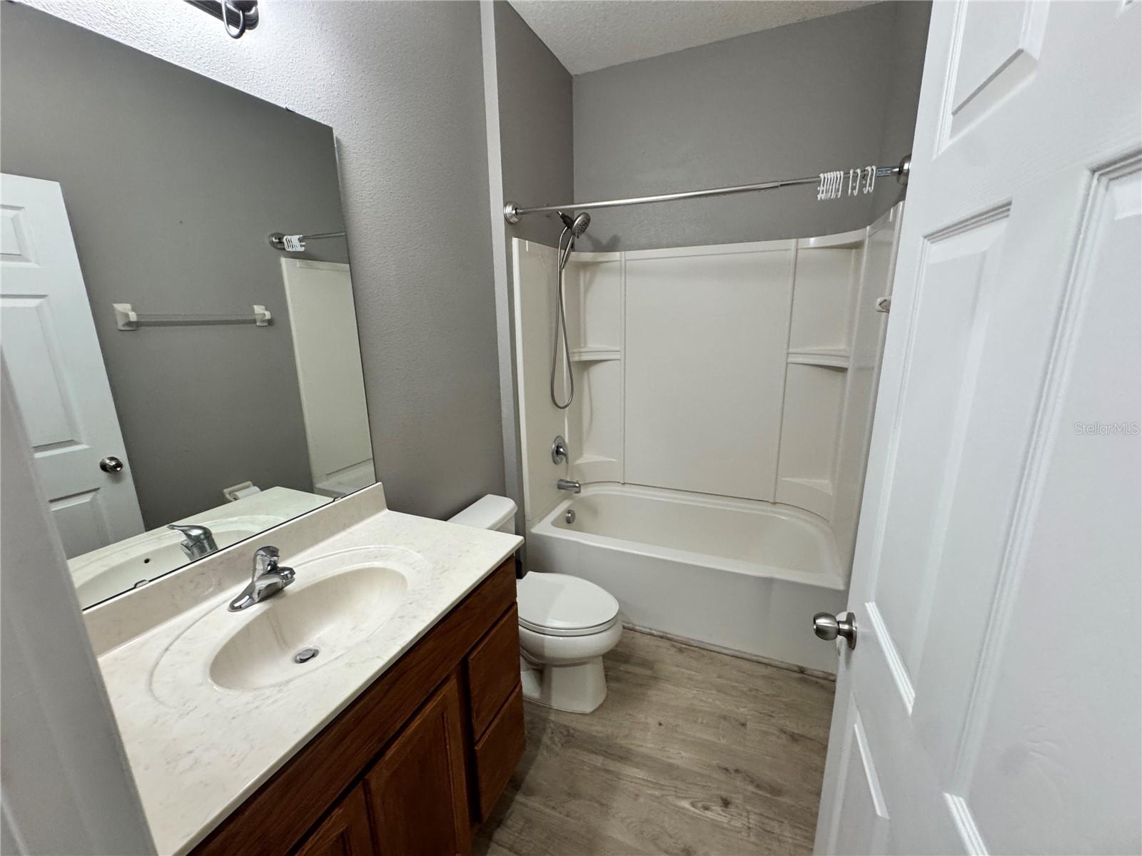SUMMERBROOKE PH 02 - Residential Lease